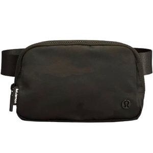 Lululemon everywhere belt bag camo